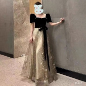 �и��Եĺڽ�ɫ���Ʒ�