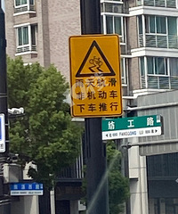 ��Ļ������³������𣿺���û������
