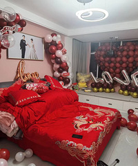 ��ĳ���ϲ����ɫ���������Ǻ��ȫ���Һ죡