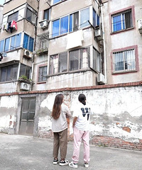 �յ��������ͱ���ˣ�ֻ��¥���ھ�����һ�����ӡ�