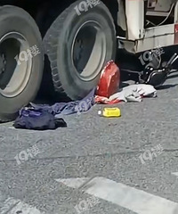 ���������������͵�ƿ����ײ ����ֱ�Ӿ�����̥����ȥ�ˣ�