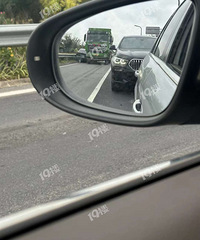 ƽ��է�˹�·һС���ʹ������ײ��С��ֱ�ӱ�����������...