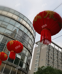 ��ͷ����Ԣ�������Ǻ���͵�����ӭ�����������վ����ˣ�