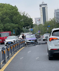 �f��ֳ��⳵ײ������һ��ϡ�飡