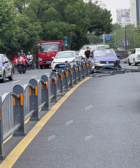 �f��ֳ��⳵ײ������һ��ϡ�飡