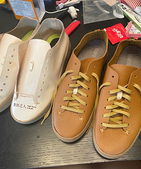 ����С�磺�ֹ�Ь���ܴ� �Լ������ Ȼ������һ˫