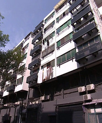 �����ˣ���������ĳС�����������������ˮ������Ū��ͷ����