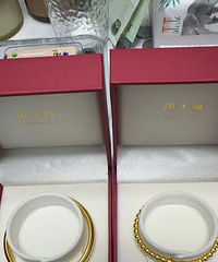 现在黄金真的贵 金价469 加工费600 溢价率太高了