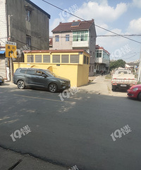 ��˭��ƵĹ���������1.7m���Ÿߺ���ͷ��ײ�˸������