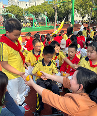 �＾�˶��ῪĻ����С�����˷ܵ�һ������û˯�� һ�ܶ��������