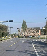 ע�⣡�·����·�ڵ��źŵƣ�Ҫ�����ˣ�