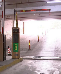 1��ͣ����װ2��բ���������ϰ嶷���ֱ�����73����228����