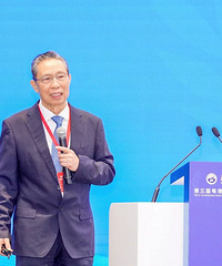 ����ɽ���������¹ڸ�ȾС�߷壬��Щ��Ⱥ���龡���������