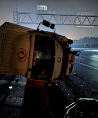 ���˸��پ��꣡����������������ײ�˴������ʧ�ز෭��