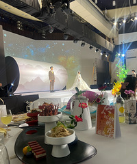 �ڼ��˲μ��˲��ٻ��� ��ϯ��һ������¡��