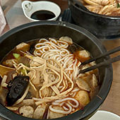 �����������+����