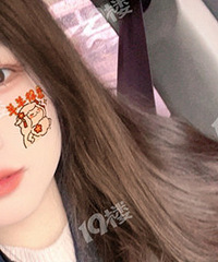 ���հ�ͷ����ɻ�ɫ��ͦ�ÿ���