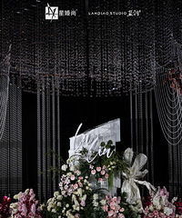 �߼��б�ը�Ŀ�����õ�����ʸк�ɫ˿�޵���ײ