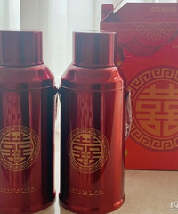 �����޵ĺ�ɫůˮƿ �ܴ��������ϵ���