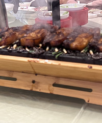 �����Ƚ��� ���ں��εķ�һ�԰ ζ�������Ծ��Ǽ۸��е��