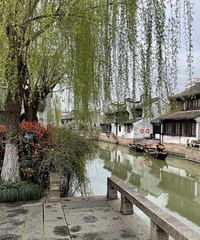 ��������ȥ�º��޴�һȦ ��ĩ�ö����ڰ�̯������֮���С����