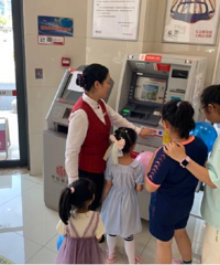 中信银行经开支行开启金融启蒙之旅 温暖童心“绘六一”