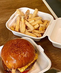 �����ʽ������ĺ����ڣ�ţ���ʸг��� �����е㡭