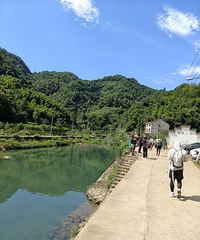 ÿ��һͽ��������ɽ�ŵ�