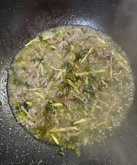 �����·���ѩ�˱���ţ��˿������Ҳ̫���ˣ�