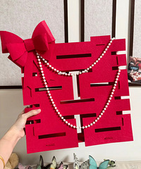 �������ϲ�ְڼ����ڼ����κ�һ��λ�ö��¸³�Ƭ