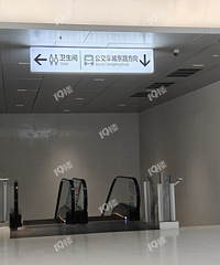 ������һ��ɭ���е��Թ���վ��ͷһ�������ڵ���2���������ġ�
