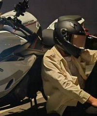 99�����������Ҷ���  ����ͷ�����ţ�