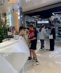 ������һ��̻�����·����ǰһ�컹���ϿΣ���һ��͹���...