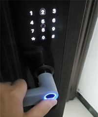 密码锁真的靠谱吗?感觉还是普通防盗门好使吧....
