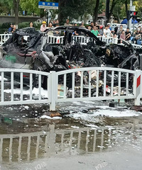 ����һ·��һ��ε��ES8�Ż��ˣ��������ͣ��ճ�������