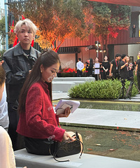 ����֮���������Ө�ֳ��ˣ��������ֵ�������󷽵Ĵ���Ů��