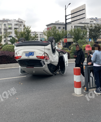 ���˽�ͷ�󷭳���������˾���³����˸��绰���ˣ������ǾƼݡ�