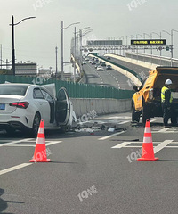 ����ͻ�������˸߼�����������ײ������ͷͳͳ��ײû�ˡ�