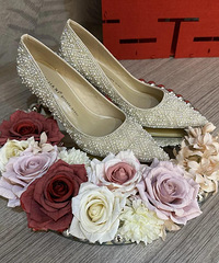 ���ƻ�Ьչʾ�ܣ�����һ�Ⱦ����Լ���