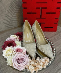 ���Ƴ���Ƭ�Ļ�Ьչʾ�ܣ���Ҳ�����԰ɣ�