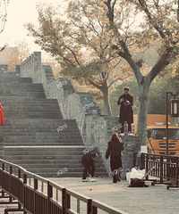 ���ڼ��˽�������ɹ̫������ͷ���ͣ�����§§����������ʮָ���