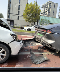 ���޴����ʢ��Է�ſ�����׷β�������м�������糵�������أ�