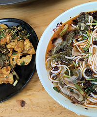 ���Σ��ڼ��˷�����һ�ҳ��óԵĹ�������ۣ�