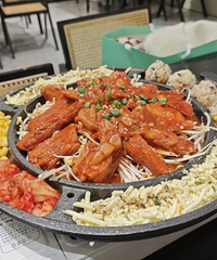 �ַ��ּ���һ�ҳ��óԵ�Ư��������ĺݺݰ���...