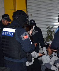 ��С��������˫��ץ�����ˣ�