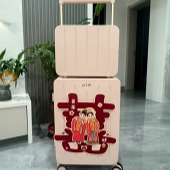 ��ɫ����������