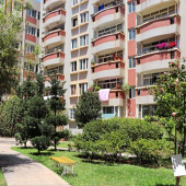 �޶����Է�����¥��