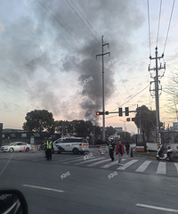 �����£������� ���������������һ����ð���̣�������·���赼