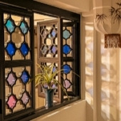 ��ʽ��ɫ�������и��