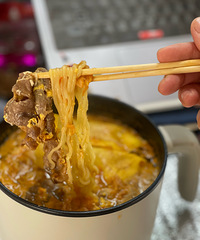 �����ڰ칫����С�����̫ˬ�ˣ�������˾�����ŵ���ζ��